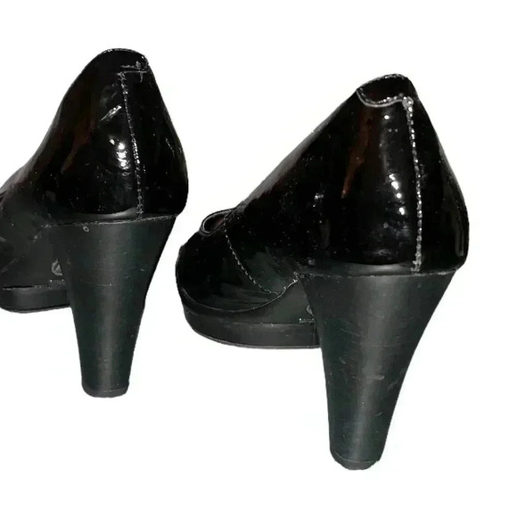 Sofft Black Patent Leather Pumps - Picture 5 of 11